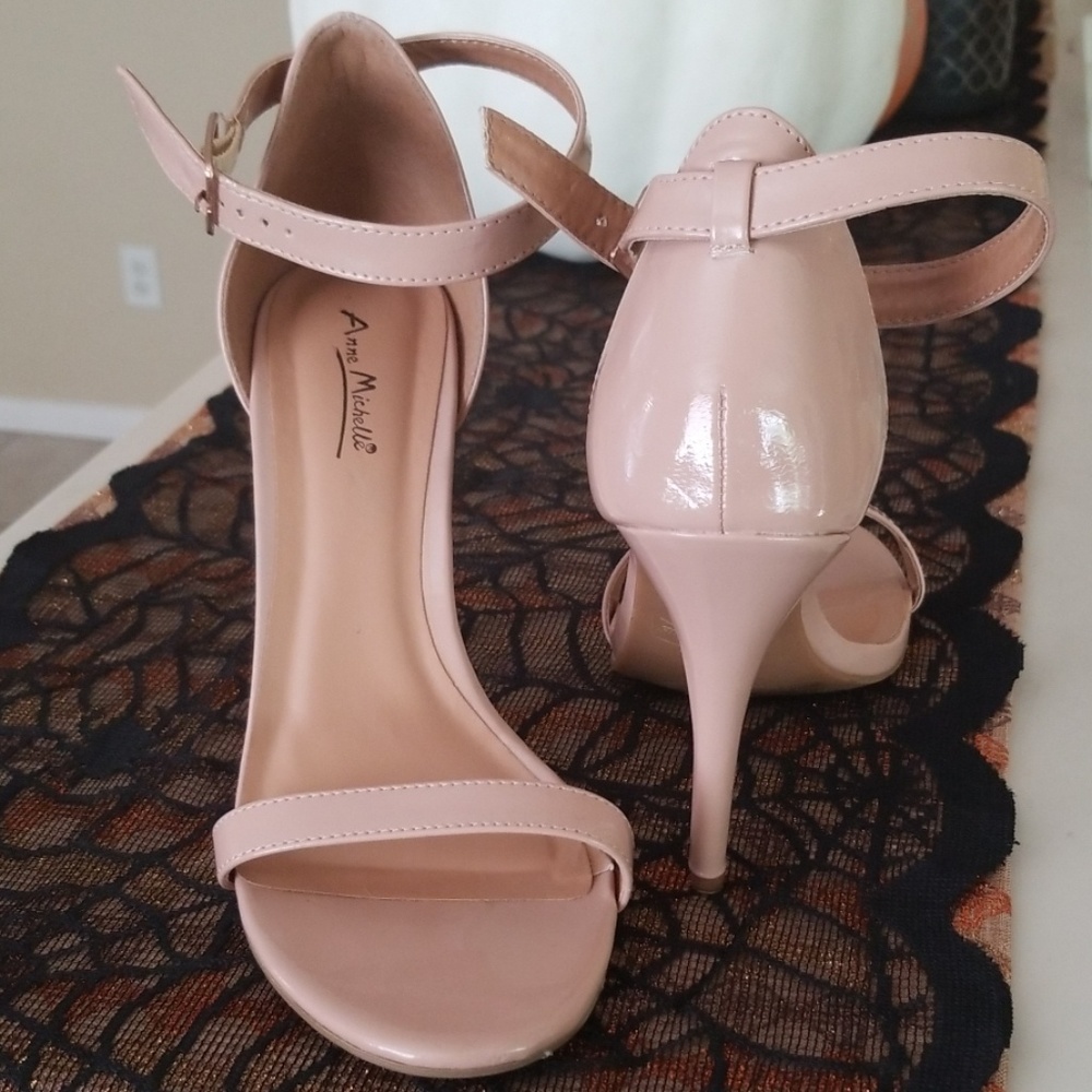 High heels - Picture 3 of 5